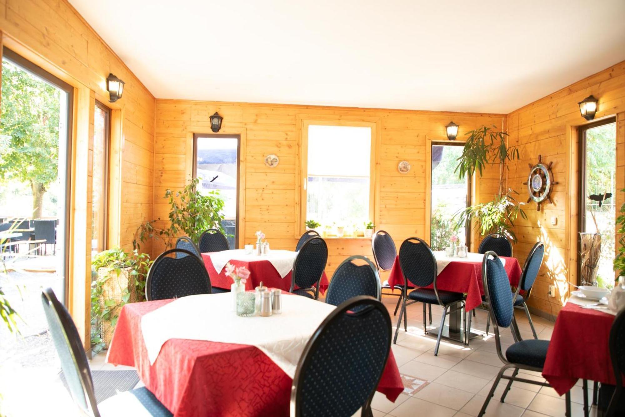 Waldhaus Lahnstein Hotell Exteriör bild
